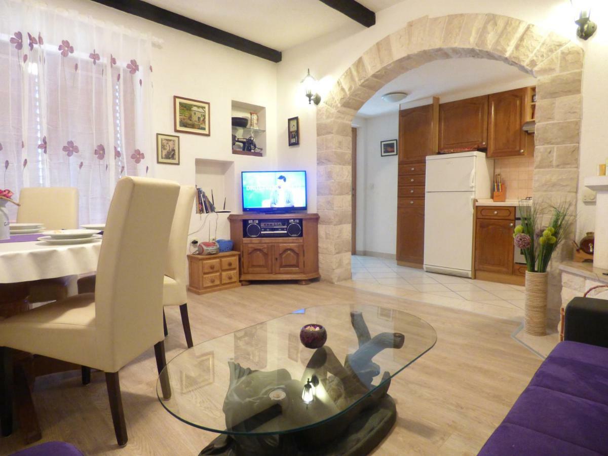 Apartments Rustica Makarska Exterior photo